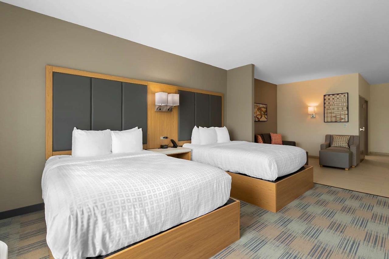 La Quinta Inn & Suites By Wyndham Coralville Iowa City Zewnętrze zdjęcie