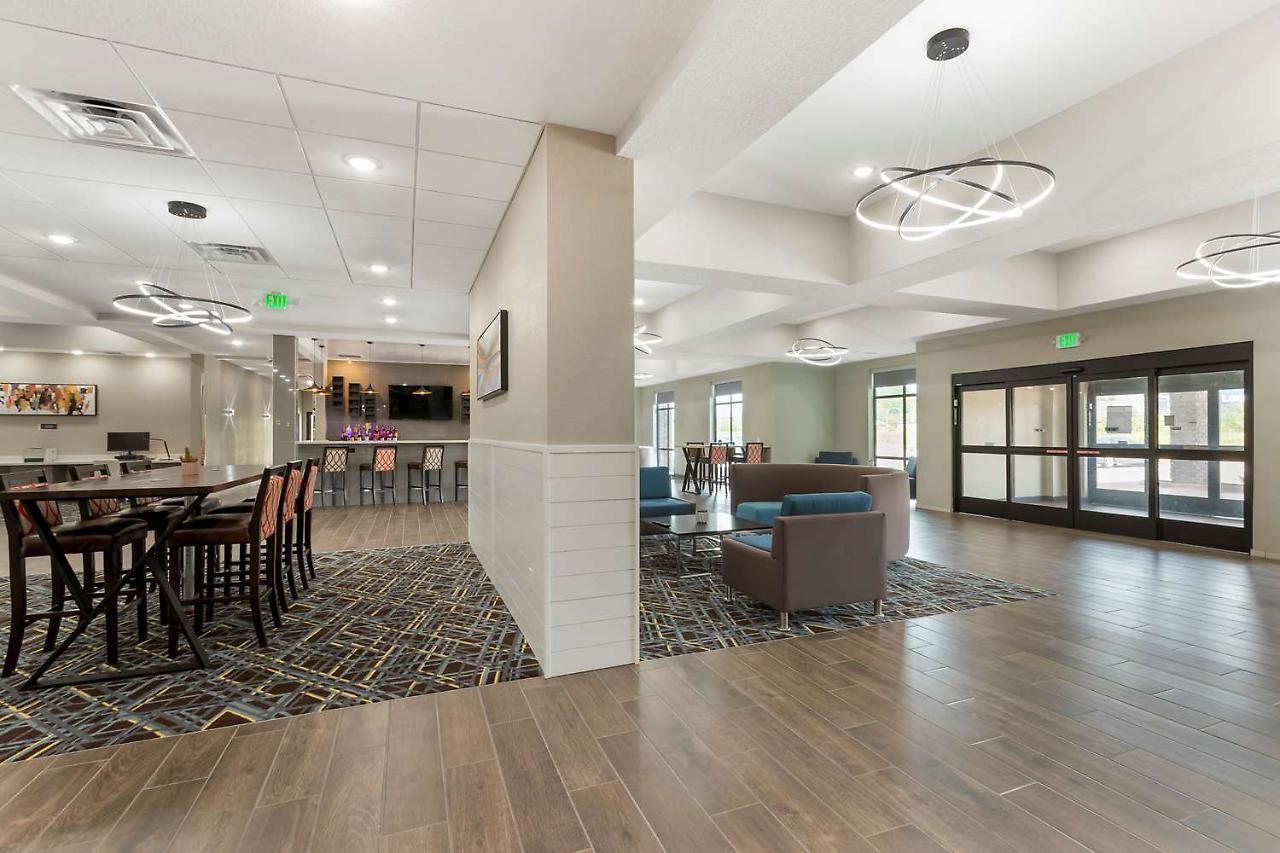 La Quinta Inn & Suites By Wyndham Coralville Iowa City Zewnętrze zdjęcie
