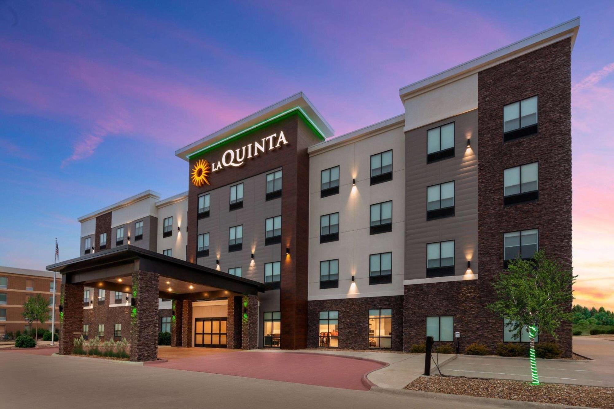 La Quinta Inn & Suites By Wyndham Coralville Iowa City Zewnętrze zdjęcie